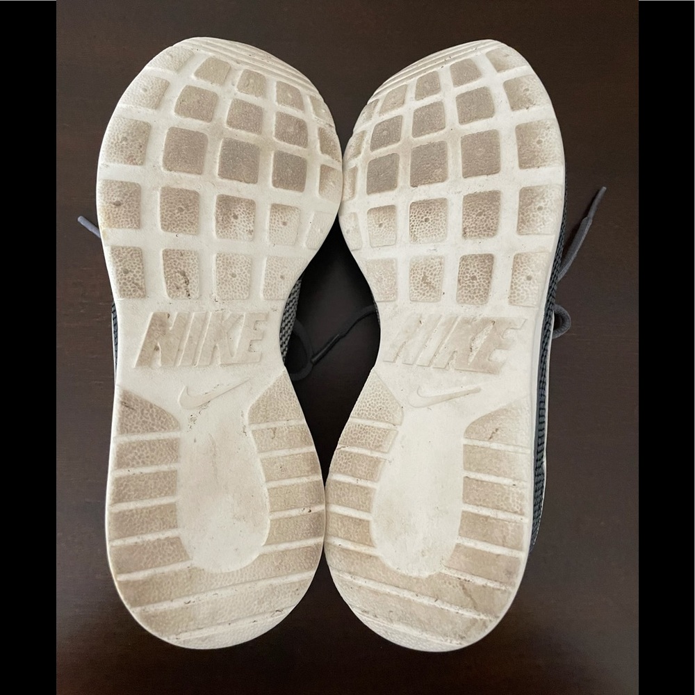 LIKE NEW Nike Athletic Shoes in Two Toned Grey - Picture 4 of 5
